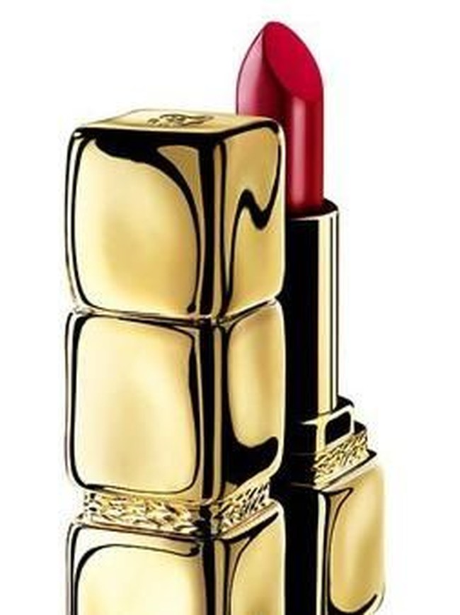 Tube lipstik Guerlain KissKiss Gold and Diamond ini terbuat dari berlian 18 karat. Ditambah taburan 199 burit berlian, lipstik berwarna merah ini harganya juga fantastis, USD 62000 atau Rp 853 juta. Foto: Dok. E Beauty Labs