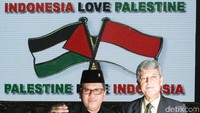 Hasto juga menyinggung pesan Sukarno soal kemerdekaan Palestina. Menurutnya bangsa Indonesia akan terus berjuang menentang pendudukan Israel.