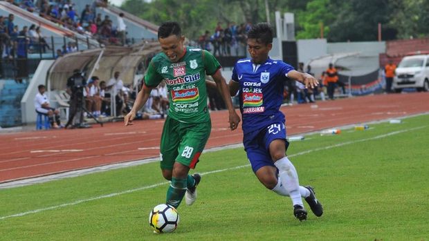 PSIS Semarang sukses menaklukkan PSMS Medan 4-1.