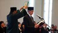 Dody Budi Waluyo diambil sumpahnya di Mahkamah Agung RI, Jakarta, Rabu (18/04/2018).