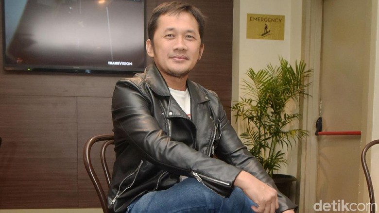 Hanung Bramantyo Menangkap Bumi Manusia Tak Cuma Romansa Hanung Bramantyo Menangkap Bumi Manusia Tak Cuma Romansa