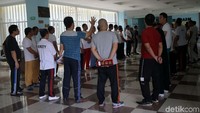 Jumlah residen yang ada di sini sebanyak 264 orang. Female-nya (wanita) ada 19 orang dan 4 orang anak.