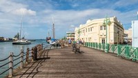 Bridgetown, Barbados. Ibu kota Barbados menduduki nomor 5 kota perjalanan bisnis paling mahal. Karena itu, traveler harus riset tentang tempat-tempat mahal di sana seblum tiba (CNN Travel)