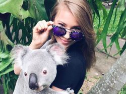 Potret Si Cantik Putri Steve Irwin Gaul dengan Hewan Liar