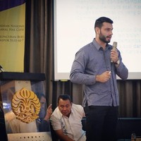 Dalam wawancara dengan Detikcom pada 2015, Anton Lucanus diketahui berprofesi sebagai ilmuwan asal Australia yang jatuh cinta pada Indonesia. Foto: Dok. Instagram flamingbutterfly