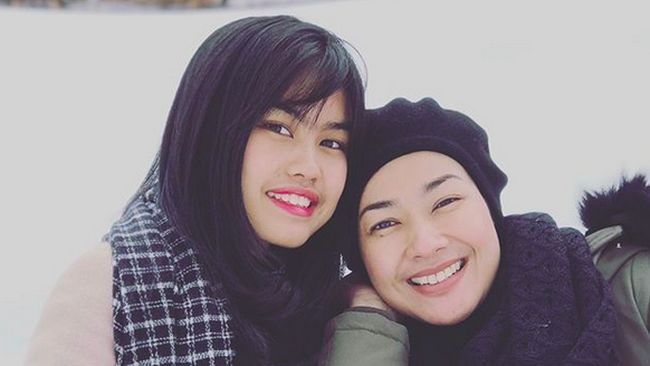 Ini Adik-Kakak? Bukan, Ini Alya Rohali dan Putri Sulungnya