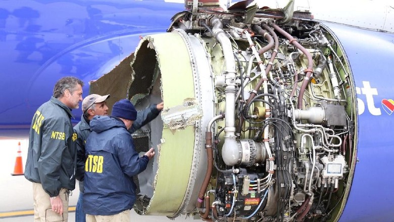 220 Mesin Pesawat Southwest Akan Diperiksa Usai Insiden Ledakan 220 Mesin Pesawat Southwest Akan Diperiksa Usai Insiden Ledakan