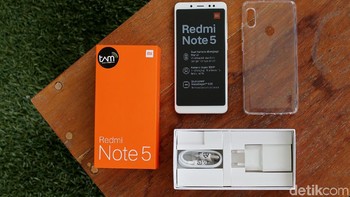 Ini perlengkapan yang dibawa Redmi 5 Note. Foto: Muhammad Ridho