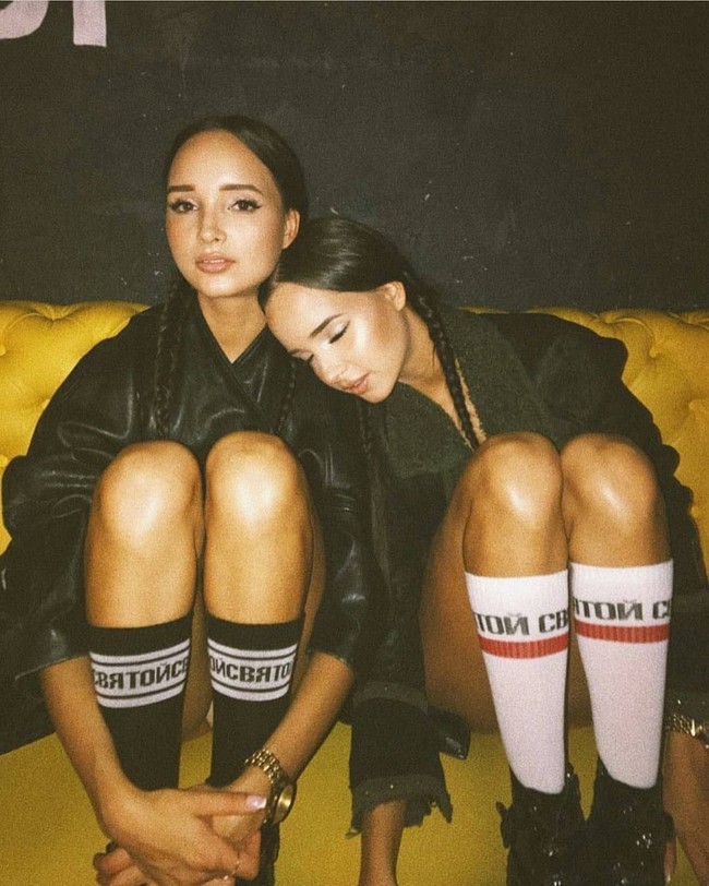 Dua wanita kembar yang tegah menuntut ilmu di universitas itu pun dikatakan telah mendekati pebisnis dan politisi lokal. Foto: Instagram Alina Fakhteeva