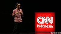 Kabar budaya di dunia hiburan membawa tiga sosok inspiratif Indonesia berbagi cerita inspiratif dari atas panggung CNN Indonesia Monologue salah satunya Aan Mansyur. (Hanif Hawari/ detikHOT)