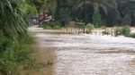 Foto: Banjir Bandang Genangi 2 Kecamatan di Jambi