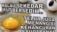 Deretan telur ini ikut bersimpati melihat saudaranya dipecahkan. Pukk..pukk, sabar ya telur! Foto: Istimewa