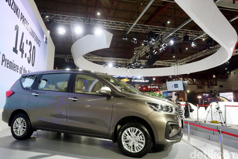 All New Suzuki Ertiga 2018 Mejeng di IIMS. Foto: Rengga Sancaya All New Suzuki Ertiga 2018 Mejeng di IIMS. Foto: Rengga Sancaya