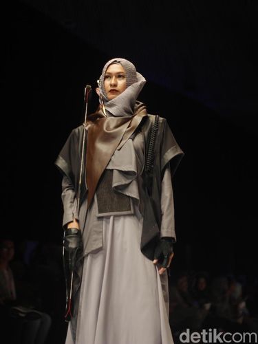 Fashion show siswi Islamic Fashion Institute di Muffest 2018.