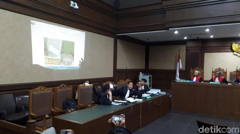 Debat Jaksa KPK vs Fredrich tentang Sesendok Burjo Debat Jaksa KPK vs Fredrich tentang Sesendok Burjo