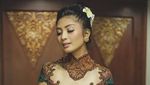 Digugat Nicky Tirta, Ini Pesona Liza Elly