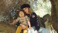 Ada pula kabar dari Jessica Iskandar yang saat ini tengah menetap sementara di Amerika bersama sang putra, El Barack. (Dok. Instagram/inijedar)