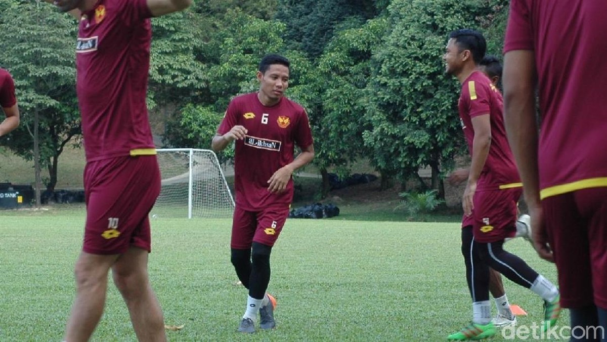 Evan Dimas prihati dengan terjadinya teror bom di Surabaya. (Foto: Lucas Aditya/detikSport)
