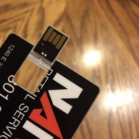 Kadang kartu nama tidak bisa memuat semua informasi yang ingin Anda sampaikan pada rekan bisnis. Kartu nama dengan flash disk ini pun bisa kamu pilih. Foto: DaniG420noscope/reddit 