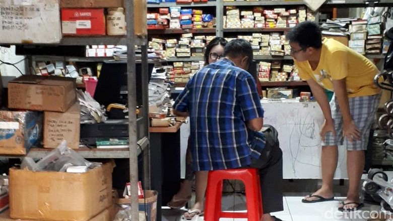 Wanita Asal China Lari Ketakutan dari Hotel Hanya Kenakan Piyama Wanita Asal China Lari Ketakutan dari Hotel Hanya Kenakan Piyama
