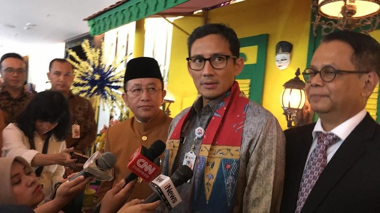 Sandiaga: Catat, Ganjil-Genap Pukul 06.00 WIB Diuji Coba Senin Sandiaga: Catat, Ganjil-Genap Pukul 06.00 WIB Diuji Coba Senin