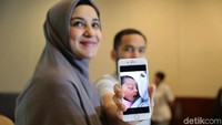 Sementara Shireen Sungkar dan Teuku Wisnu tengah berbahagia. Keduanya baru saja dikaruniai anak ketiga. Shireen melahirkan pada Rabu (18/4/2018). (Ismail/detikHOT)