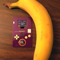 Kartu nama unik, canggih, dan terniat ini dijamin nggak bakal dibuang rekan bisnis. Foto: Bateske/imgur  