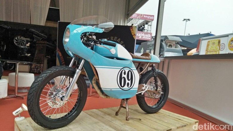 Motor Jokowi dan Gibran Bersanding di IIMS Motor Jokowi dan Gibran Bersanding di IIMS