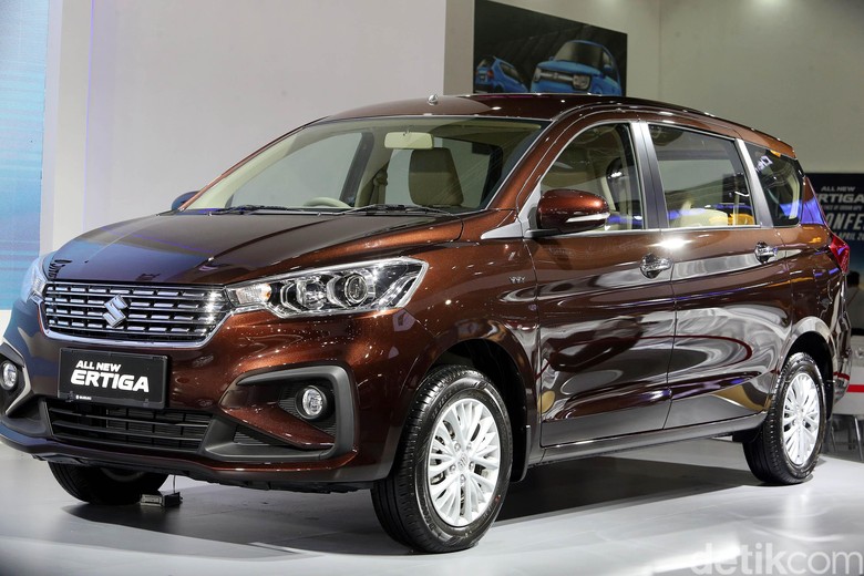 Suzuki Ertiga terbaru mejeng di IIMS 2018. Foto: Rengga Sancaya Suzuki Ertiga terbaru mejeng di IIMS 2018. Foto: Rengga Sancaya