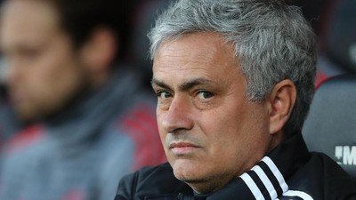 Senyum Dong, Mourinho