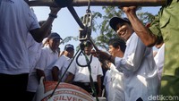 Panen raya yang dilakukan Menteri bersama 400 petani Desa Lemah Duhur di atas lahan seluas 1 Ha. Luas area panen untuk total Desa Lemah Duhur tercatat sebesar 500 Ha atau sekitar 8% dari luas area panen total Kecamatan Tempuran sebesar 6000 Ha.