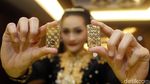 Keren! Ada Emas Batangan Motif Batik