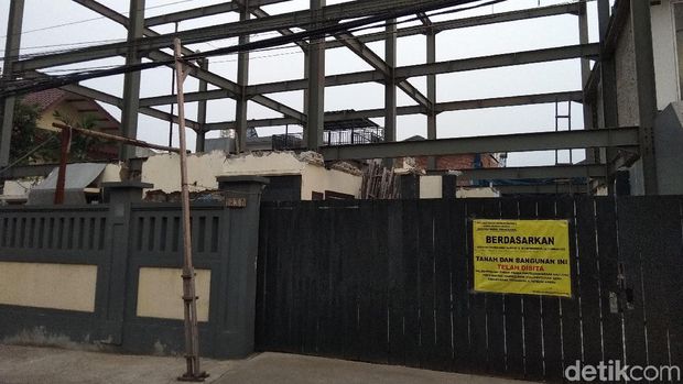 Polisi Kembali Sita 2 Rumah dan 1 Bangunan Abu Tours di Depok