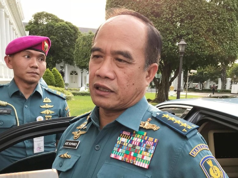 Ade Supandi Temui Jokowi Bahas Pensiun hingga Pengganti KSAL Ade Supandi Temui Jokowi Bahas Pensiun hingga Pengganti KSAL