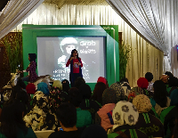 Sambut Hari Kartini, Grab Berikan Safety Riding dan Kelas Kecantikan 