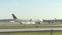 Asap tersebut ditemukan hanya beberapa menit setelah take off sekitar pukul 18.00 waktu setempat (Foto: Dok. Twitter Paul Egas via USA Today)