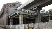 Adapun untuk pengiriman kereta akan terus dilaksanakan secara simultan secara bertahap hingga Oktober 2018.