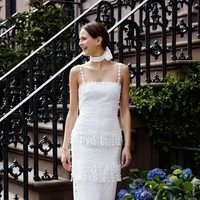 Gaun pengantin bergaya versatile yang bahkan cocok untuk pesta koktil ala Lela Rose. Foto: Dok. Lela Rose