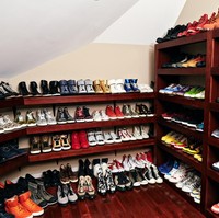 Selain sepatu custom Nike Air Jordan VII, Nick Cannon juga memamerkan koleksinya yang disebut-sebut termahal. Adalah sepatu karya desainer Tom Ford yang dihiasi berlian di seluruh alas kaki tersebut. Sepatu ini nilainya mencapai US$ 2 juta. Foto: Dok. Complex, Getty Images