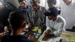 Menteri Rini Panen Raya 4000 Ton Gabah di Karawang