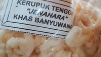 Nggak mau sama dengan artis-artis yang jualan kue kekinian, Jenahara malah punya bisnis kerupuk nih. Makanan murah meriah yang kriuk-kriuk enak. Foto: instagram @jenaharanasution