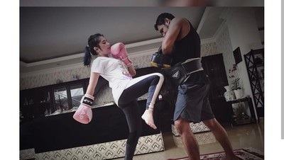 Gaya Sporty Prilly Latuconsina yang Gemar Olahraga Muay Thai