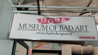Foto: Ada 3 lokasi Museum of Bad Art di Massachussets, yaitu di Kota Somerville, Brookline dan Deadham di AS (cilnafunvake/Instagram)