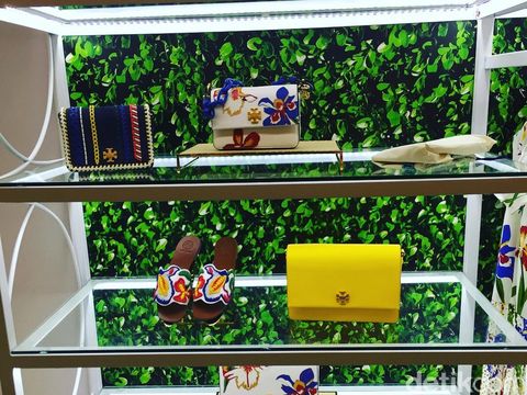 Tory Burch Rilis Baju Renang yang Bisa Melindungi Kulit dari Sinar Matahari