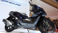 Sebagai kendaraan roda dua hybrid pertama di dunia produksi anak bangsa, All New Honda PCX Hybrid hadir bagi para pecinta skutik dengan teknologi tinggi, kenyamanan, dan tampilan mewah.