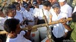 Menteri Rini Panen Raya 4000 Ton Gabah di Karawang