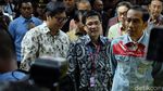 Deretan Gaya Jokowi Pamer Jaket hingga Sepatu Lokal