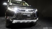 Kami menghadirkan seluruh lini produk kendaraan unggulan Mitsubishi Motors untuk pasar Indonesia yang dapat dieksplor secara bebas. Hal ini merupakan komitmen kami untuk menjadikan Mitsubishi Motors sebagai top of mind brand dan pilihan masyarakat Indonesia dengan usaha berkelanjutan, papar President Director PT MMKSI, Kyoya Kondo.