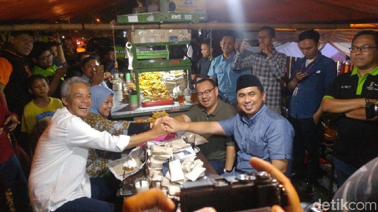 Jelang Debat, 2 Paslon Pilgub Jateng Pilih Santai di Angkringan Jelang Debat, 2 Paslon Pilgub Jateng Pilih Santai di Angkringan