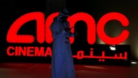 Film pertama yang ditayangkan adalah Black Panther. Sejumlah pejabat teras pemerintah, perwakilan negara asing, serta kalangan pengusaha terkenal diundang ke pemutaran perdana. (Foto: Dok. REUTERS/Faisal Al Nasser)